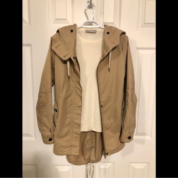 Light Parka - Picture 1 of 4